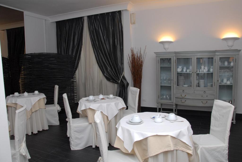 White House Hotel Foggia Exterior photo